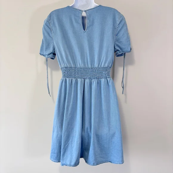 Bar III Women's Size Medium Blue Chambray Short Sleeve Summer Mini Dress NWT - Picture 4 of 5